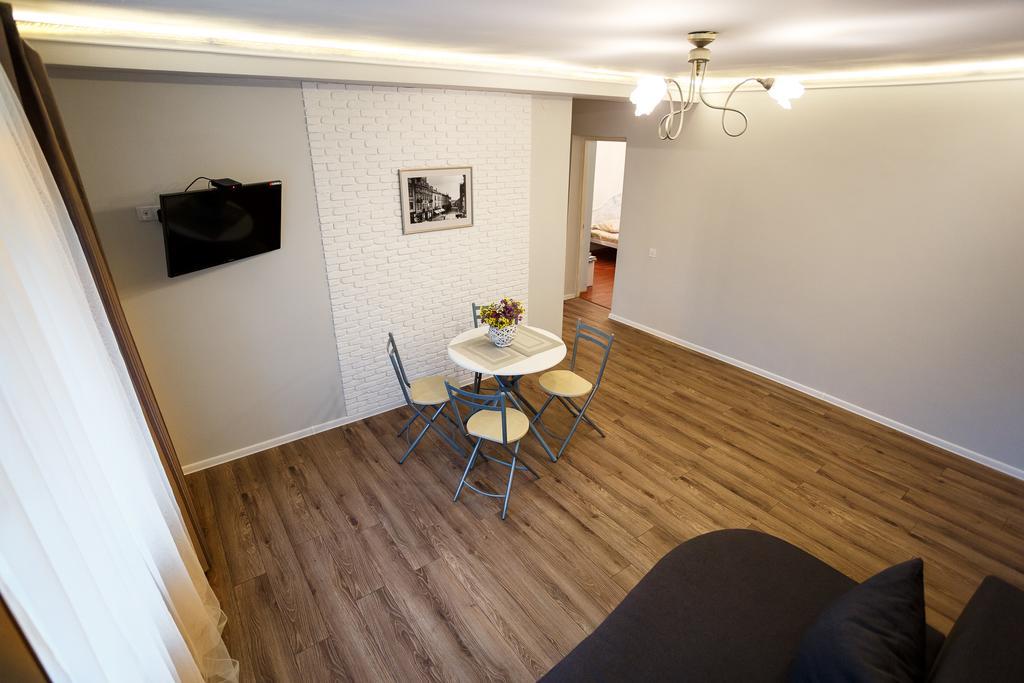 Chornovola Avenue Apartment Lviv Bagian luar foto