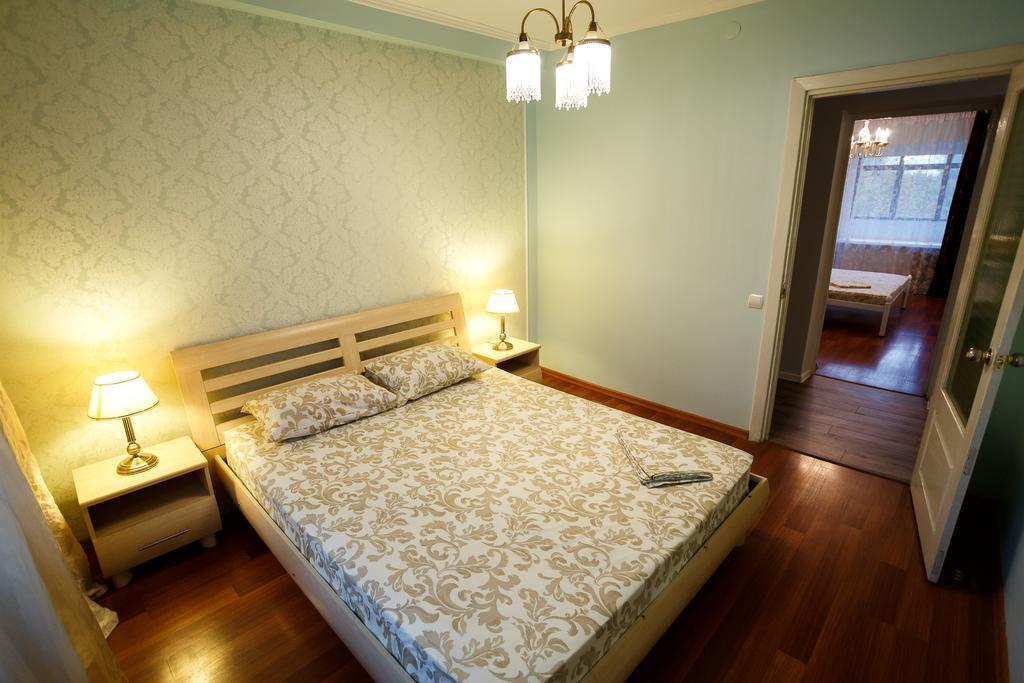Chornovola Avenue Apartment Lviv Bagian luar foto