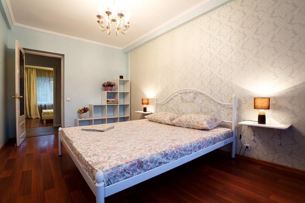 Chornovola Avenue Apartment Lviv Bagian luar foto
