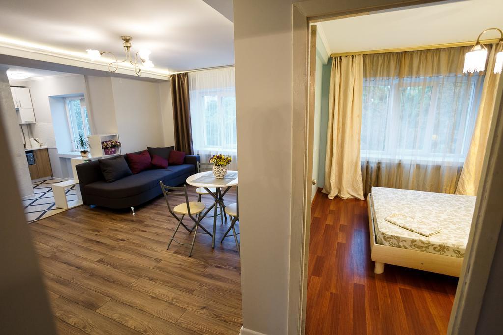 Chornovola Avenue Apartment Lviv Bagian luar foto