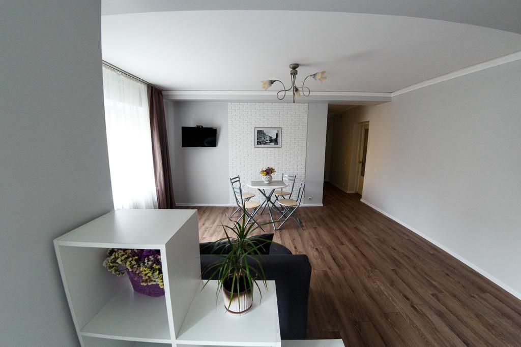 Chornovola Avenue Apartment Lviv Bagian luar foto