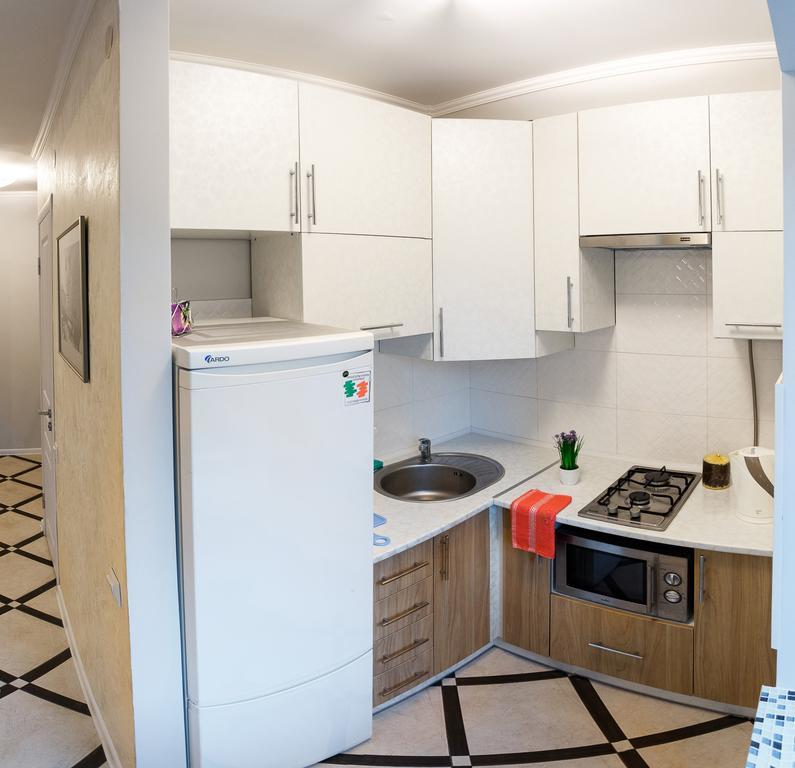 Chornovola Avenue Apartment Lviv Bagian luar foto